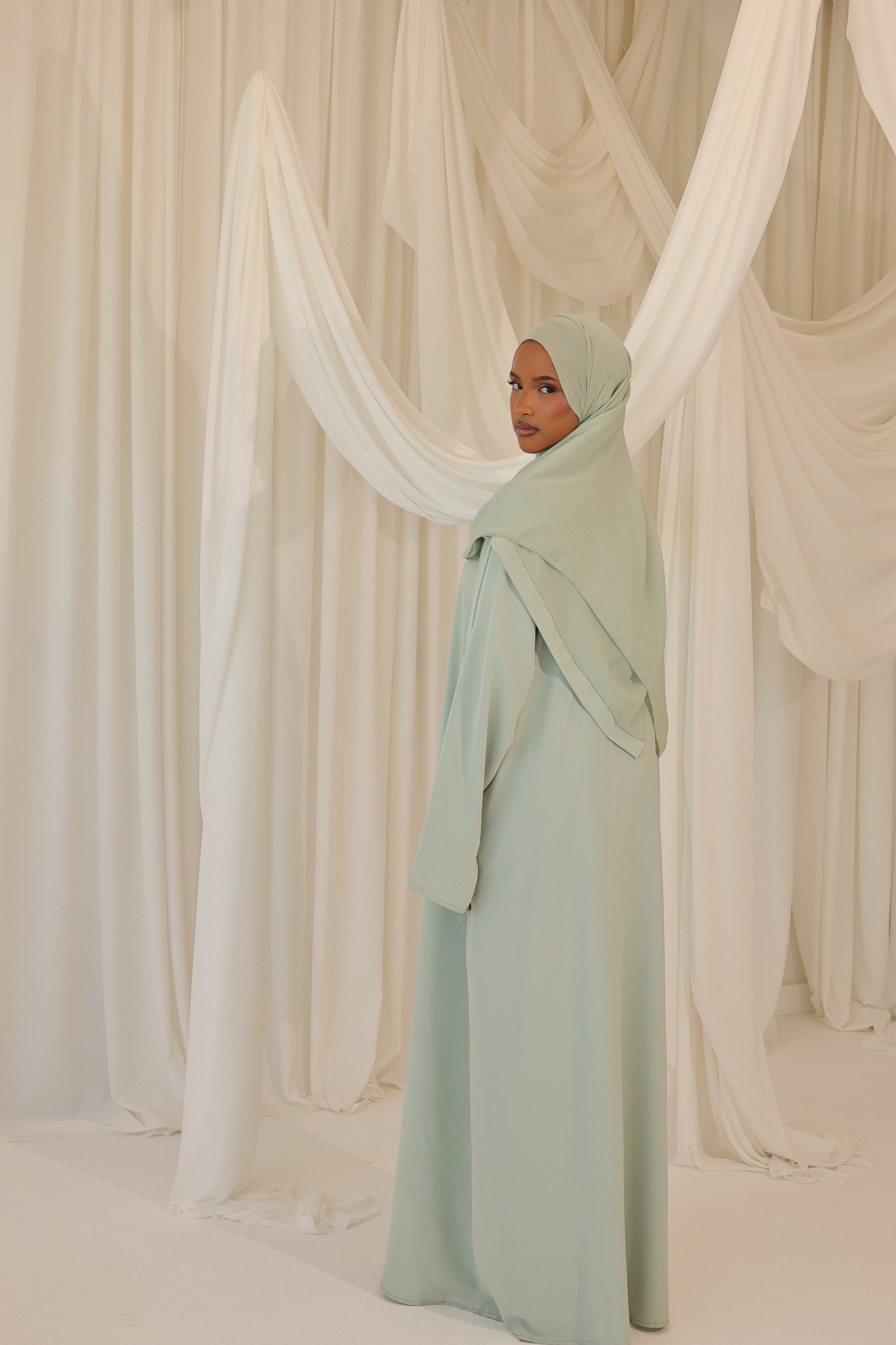 STL Basic Abaya